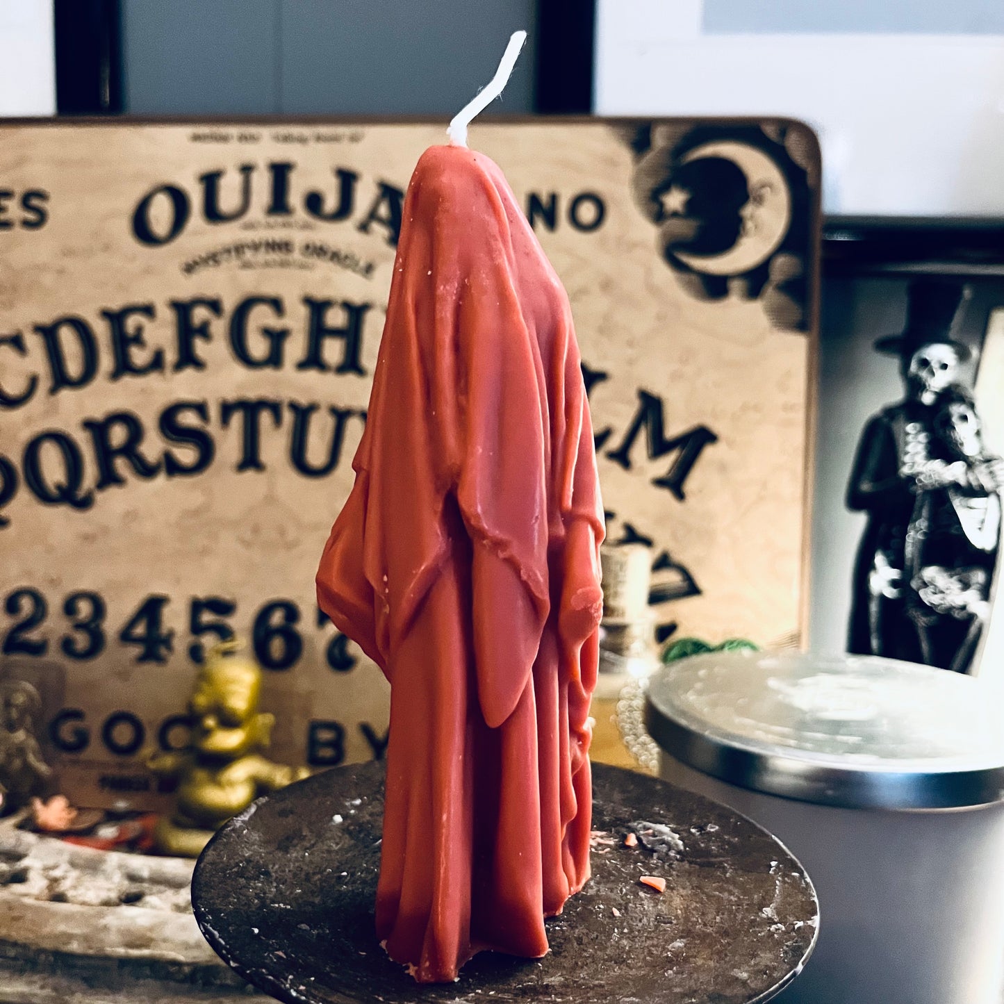 Ghost in the Attic Candle ~ AUTUMN PEOPLE Scent